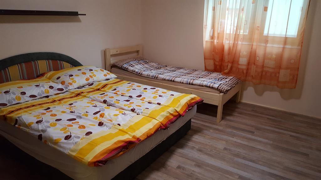 Tiszafüred M&M Apartman מראה חיצוני תמונה